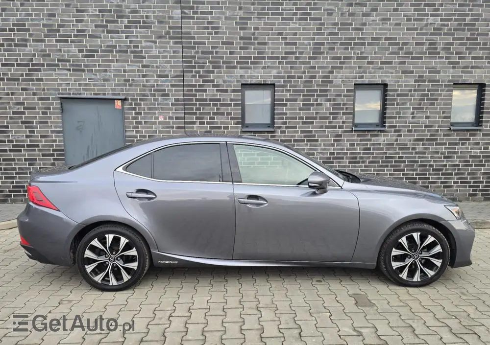 LEXUS IS 300h Business