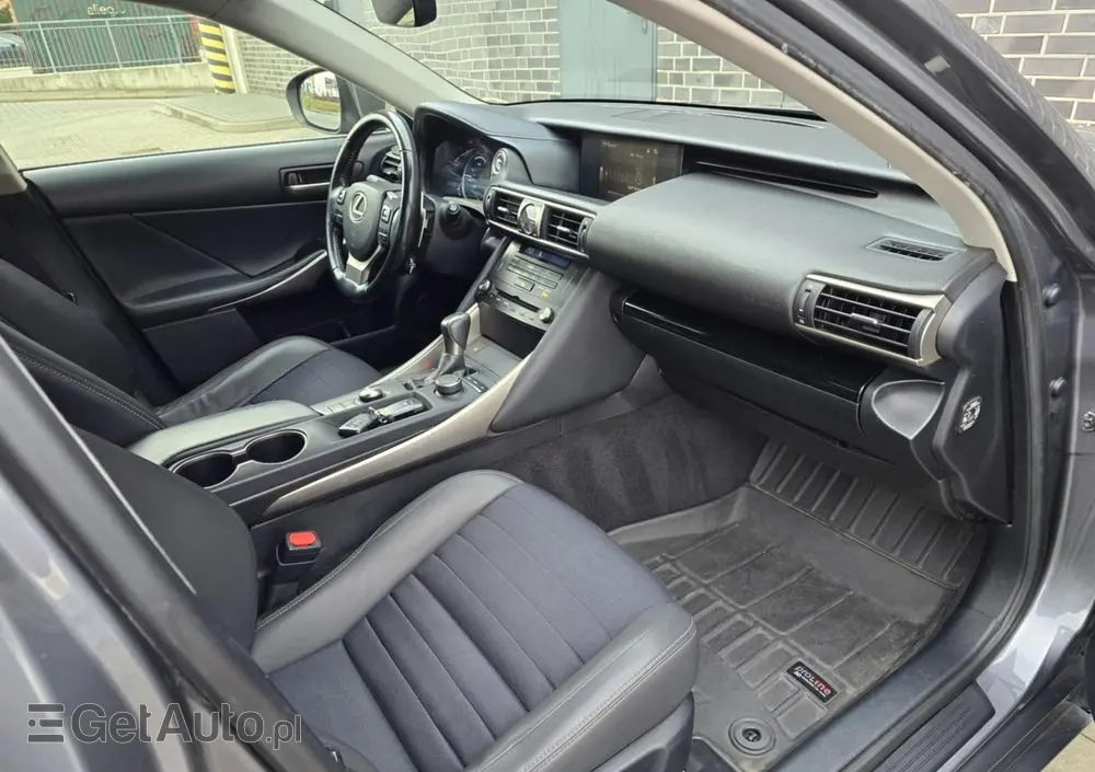 LEXUS IS 300h Business