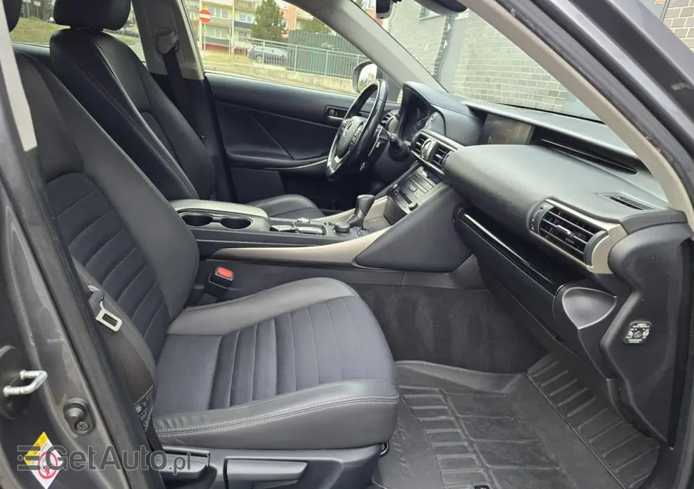 LEXUS IS 300h Business