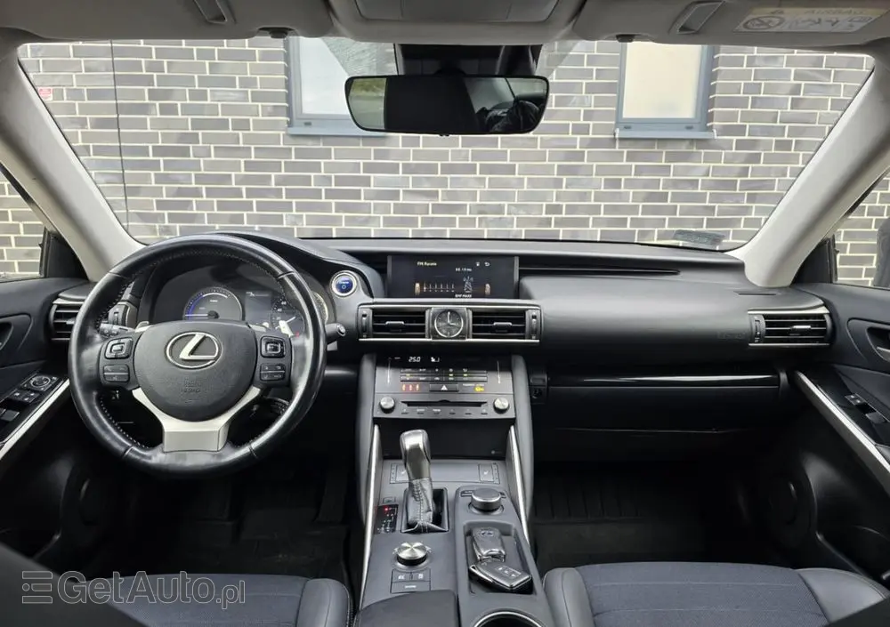 LEXUS IS 300h Business