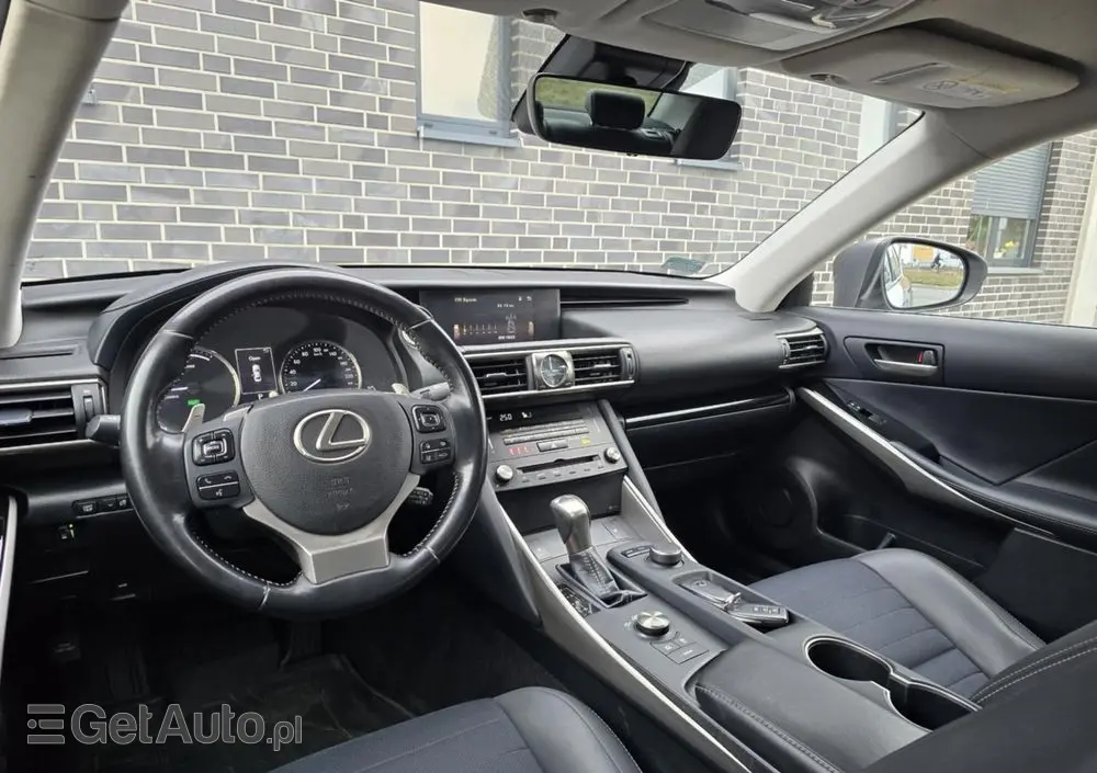 LEXUS IS 300h Business
