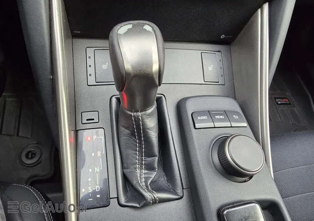 LEXUS IS 300h Business