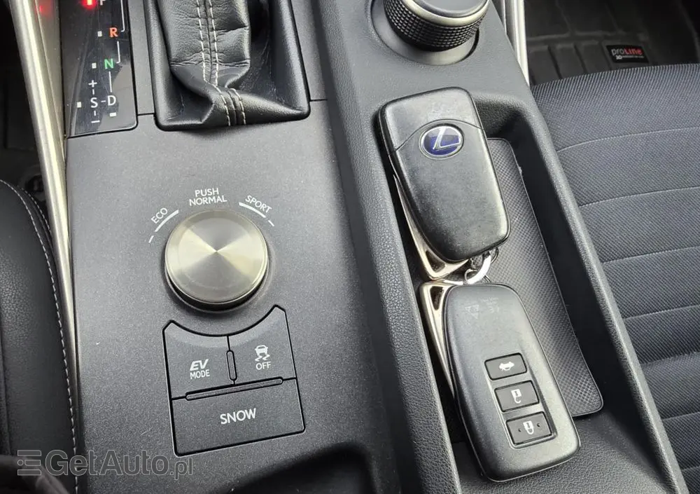 LEXUS IS 300h Business