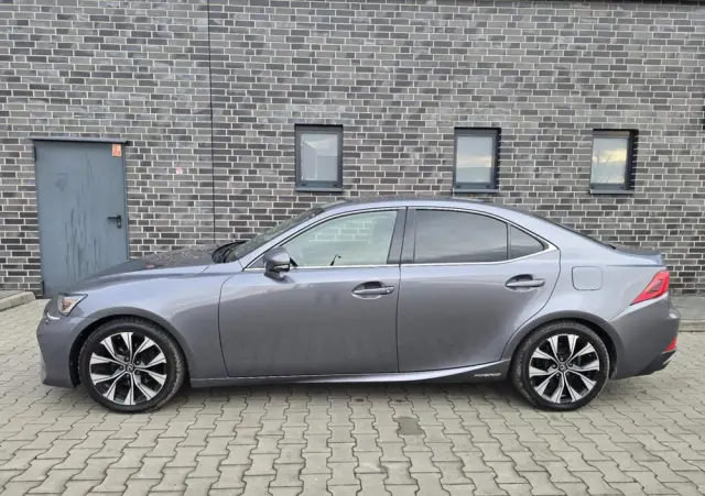 LEXUS IS 300h Business