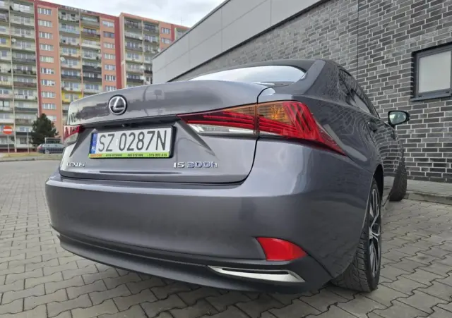 LEXUS IS 300h Business