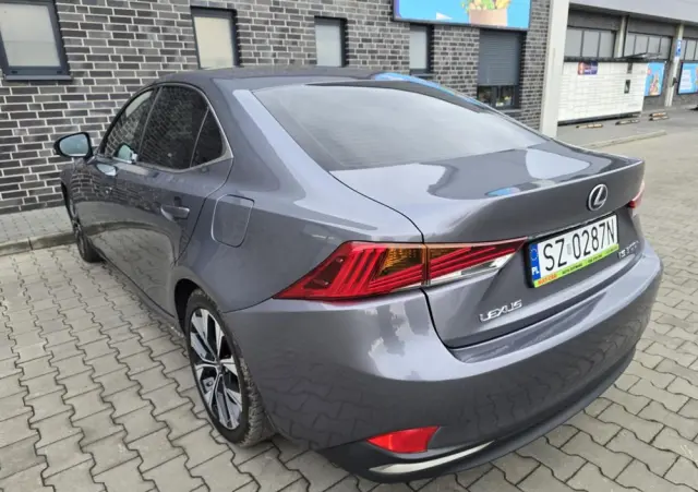 LEXUS IS 300h Business