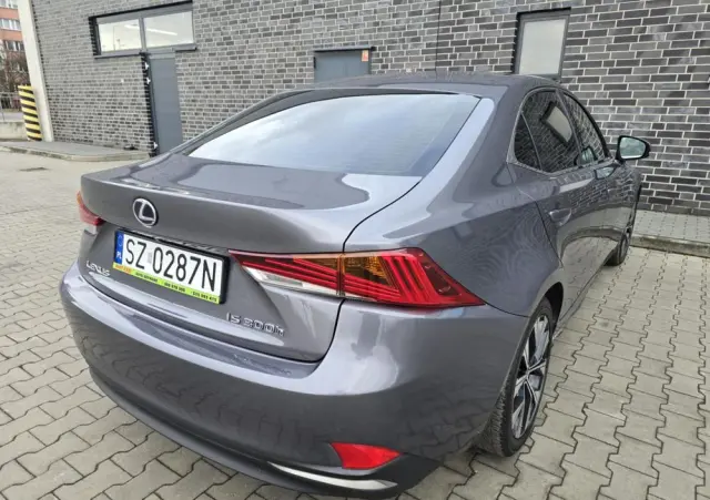 LEXUS IS 300h Business