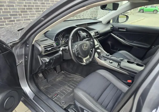 LEXUS IS 300h Business