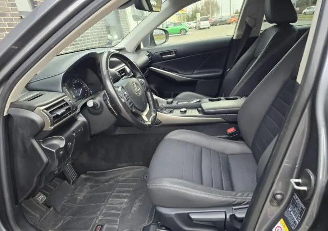 LEXUS IS 300h Business