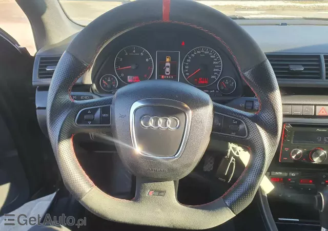 AUDI A4 Avant 2.0T FSI Quattro Tip