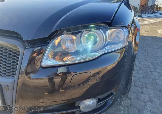 AUDI A4 Avant 2.0T FSI Quattro Tip