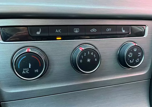 VOLKSWAGEN Golf VII 1.2 TSI BMT Comfortline