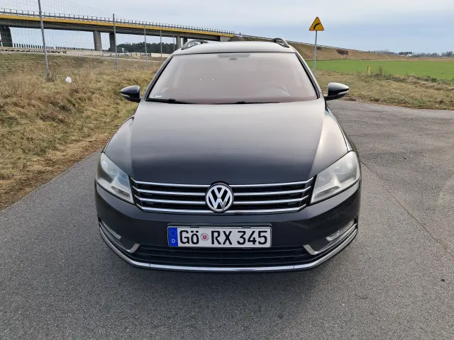 VOLKSWAGEN Passat Comfortline