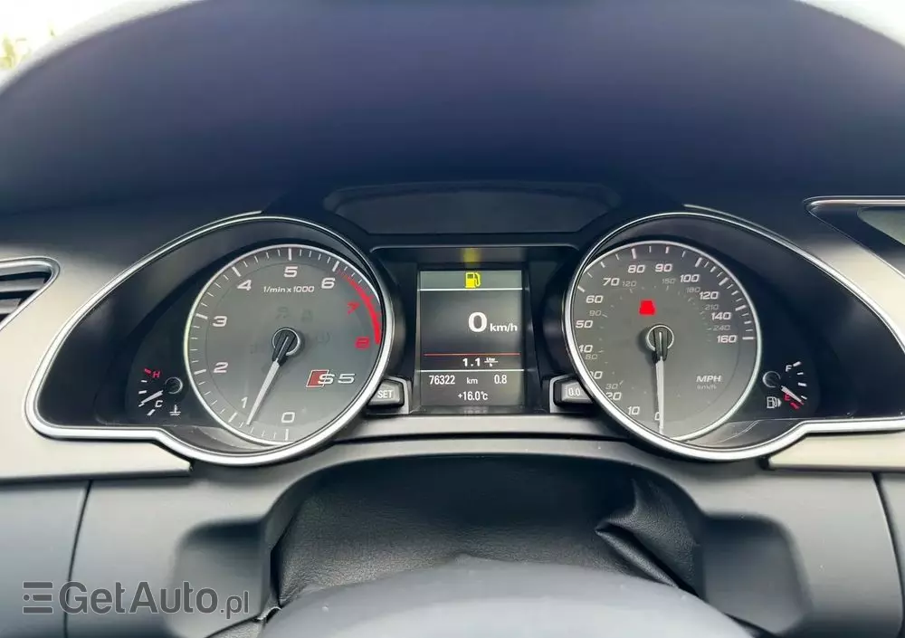 AUDI S5 