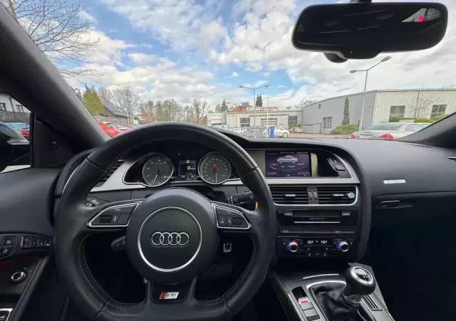 AUDI S5 