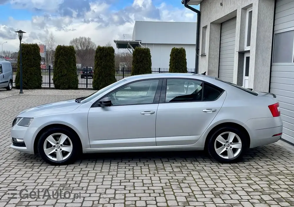 SKODA Octavia 1.5 TSI ACT Ambition