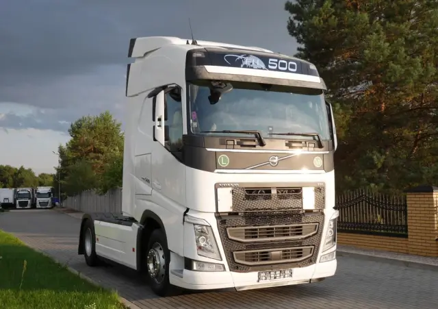 VOLVO FH 500KM STANDARD/ EURO-6/KLIMA POSTOJOWA/Stan Idealny 