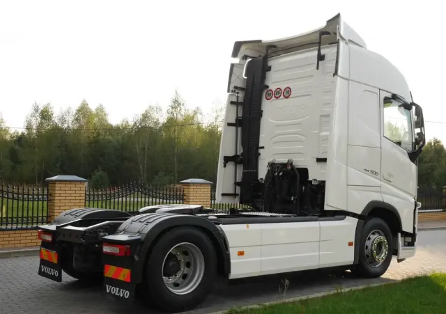 VOLVO FH 500KM STANDARD/ EURO-6/KLIMA POSTOJOWA/Stan Idealny 