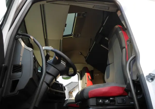 VOLVO FH 500KM STANDARD/ EURO-6/KLIMA POSTOJOWA/Stan Idealny 