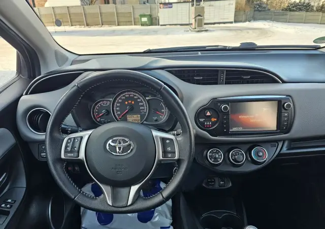 TOYOTA Yaris 1.33 VVT-i Edition