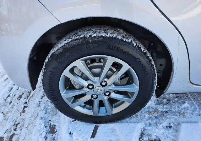 TOYOTA Yaris 1.33 VVT-i Edition