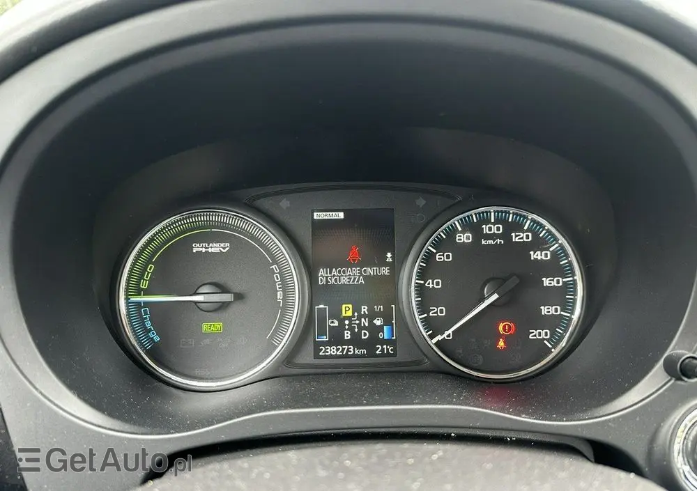 MITSUBISHI Outlander 