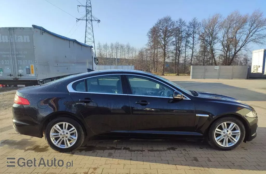JAGUAR XF 