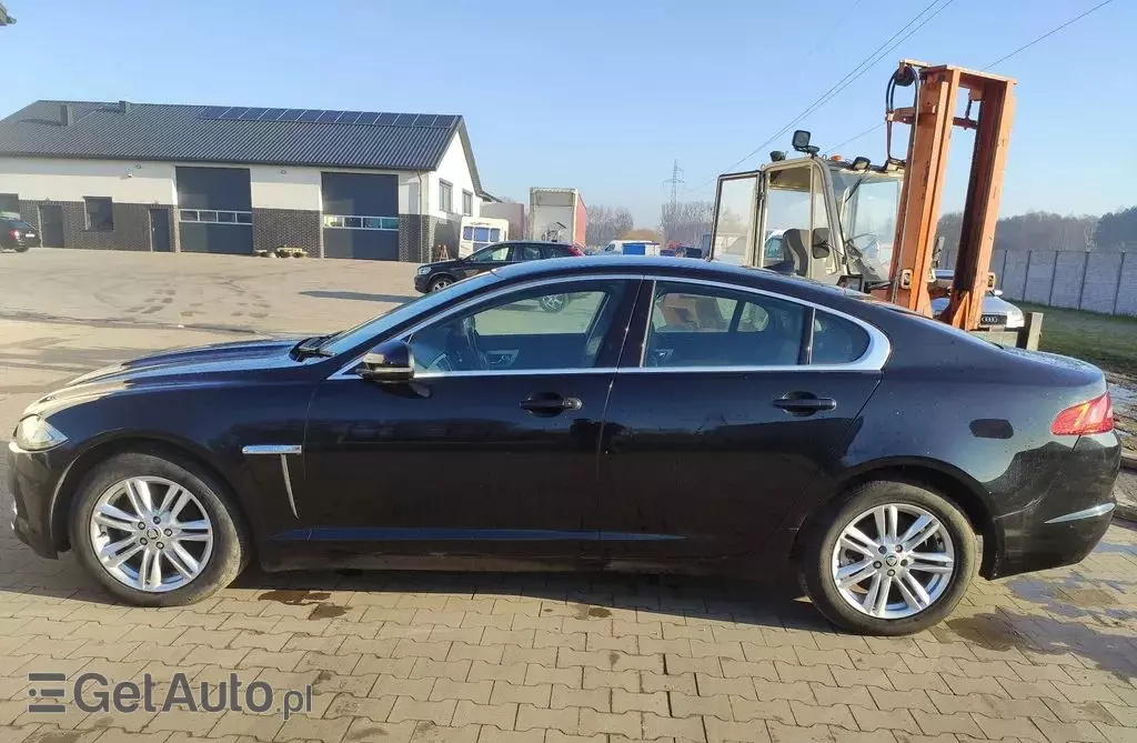 JAGUAR XF 