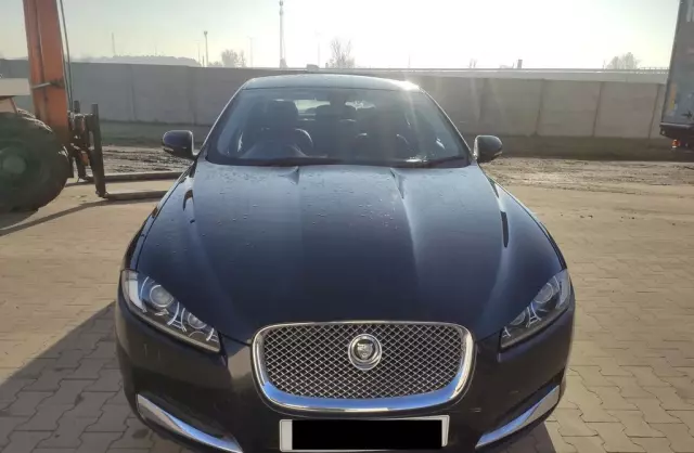 JAGUAR XF 