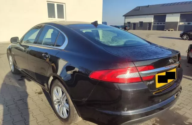 JAGUAR XF 