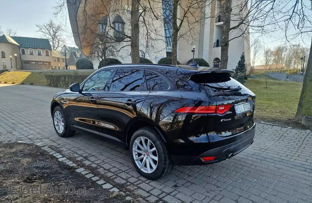 JAGUAR F-Pace 