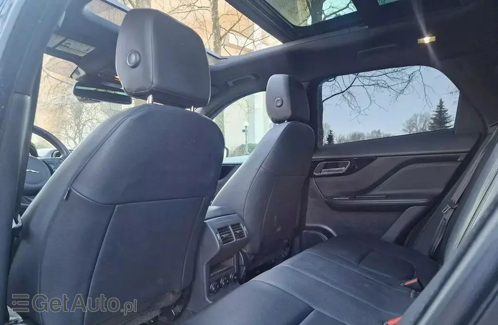 JAGUAR F-Pace 