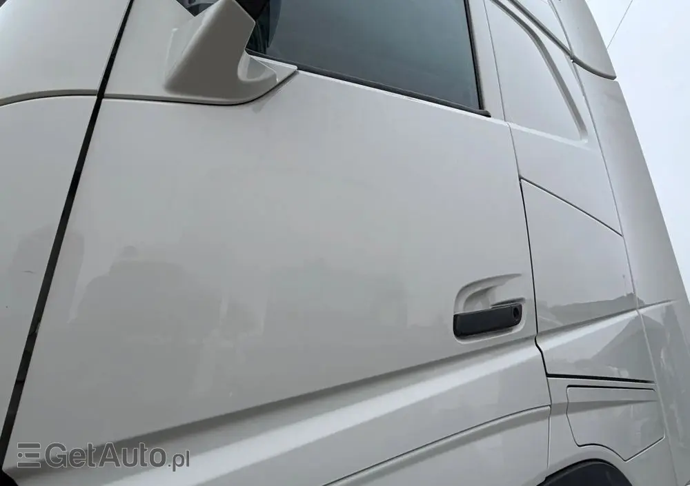 VOLVO FH460 z Austrii kabina XL nowa hydraulika 600Tkm oryginalnego przebiegu 