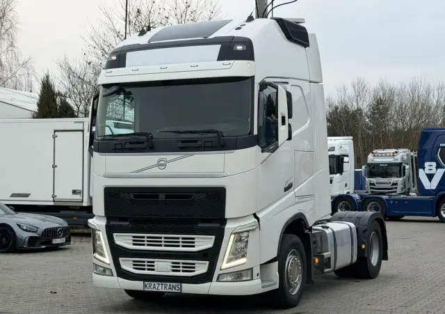 VOLVO FH460 z Austrii kabina XL nowa hydraulika 600Tkm oryginalnego przebiegu 