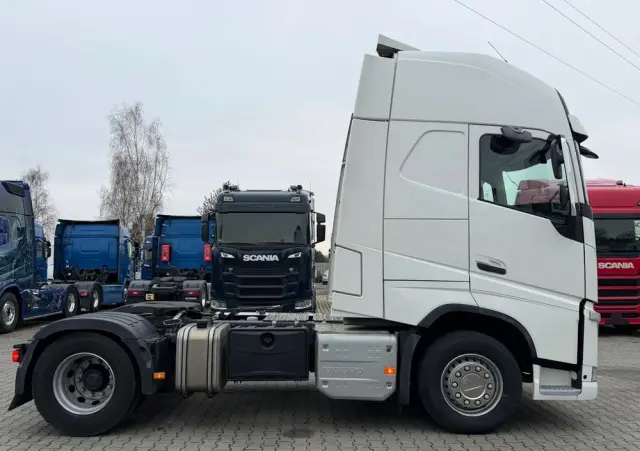 VOLVO FH460 z Austrii kabina XL nowa hydraulika 600Tkm oryginalnego przebiegu 