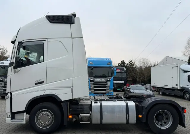 VOLVO FH460 z Austrii kabina XL nowa hydraulika 600Tkm oryginalnego przebiegu 