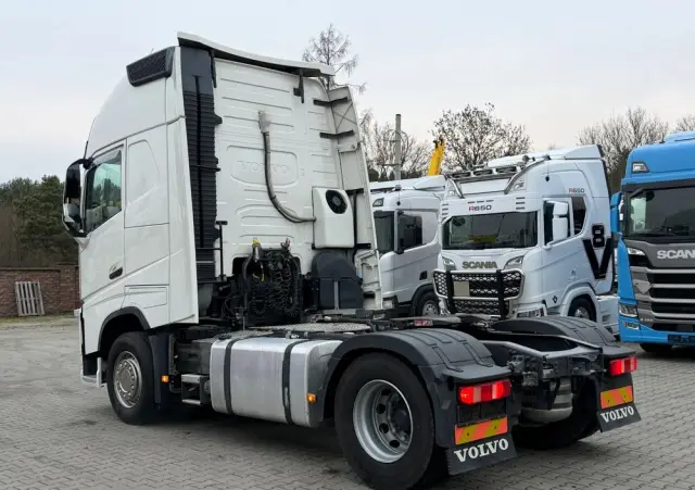 VOLVO FH460 z Austrii kabina XL nowa hydraulika 600Tkm oryginalnego przebiegu 
