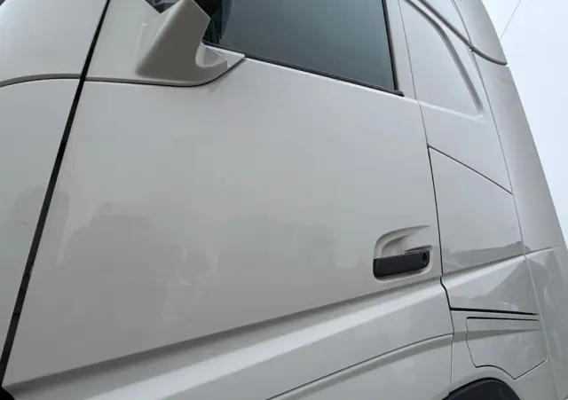 VOLVO FH460 z Austrii kabina XL nowa hydraulika 600Tkm oryginalnego przebiegu 