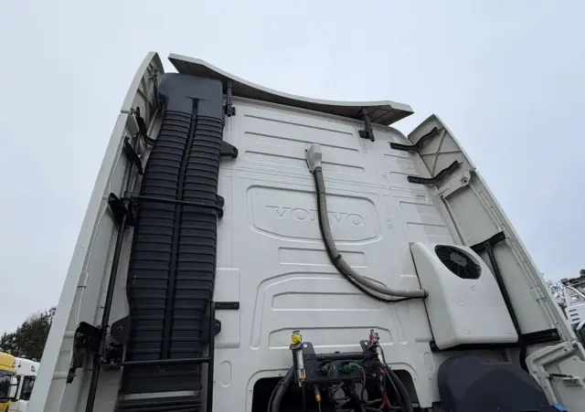 VOLVO FH460 z Austrii kabina XL nowa hydraulika 600Tkm oryginalnego przebiegu 