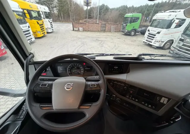 VOLVO FH460 z Austrii kabina XL nowa hydraulika 600Tkm oryginalnego przebiegu 