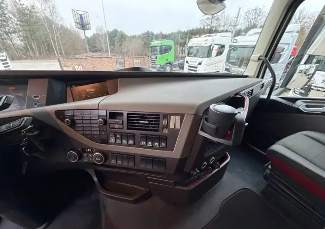VOLVO FH460 z Austrii kabina XL nowa hydraulika 600Tkm oryginalnego przebiegu 
