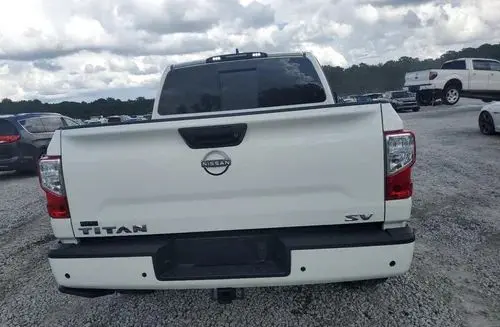 NISSAN Titan 