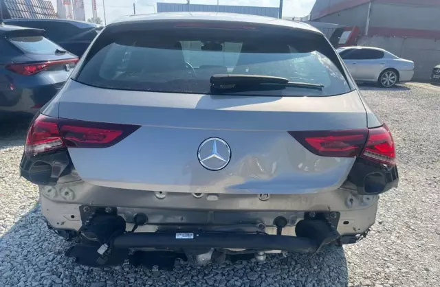 MERCEDES-BENZ CLA 