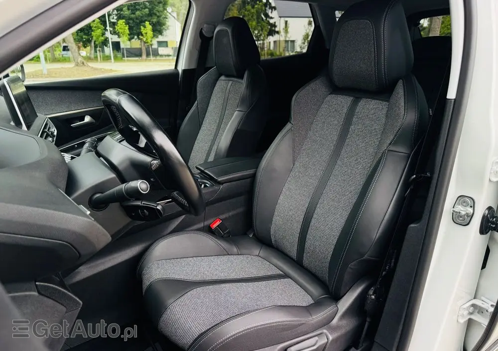 PEUGEOT 3008 BlueHDi 130 Stop & Start Allure Pack