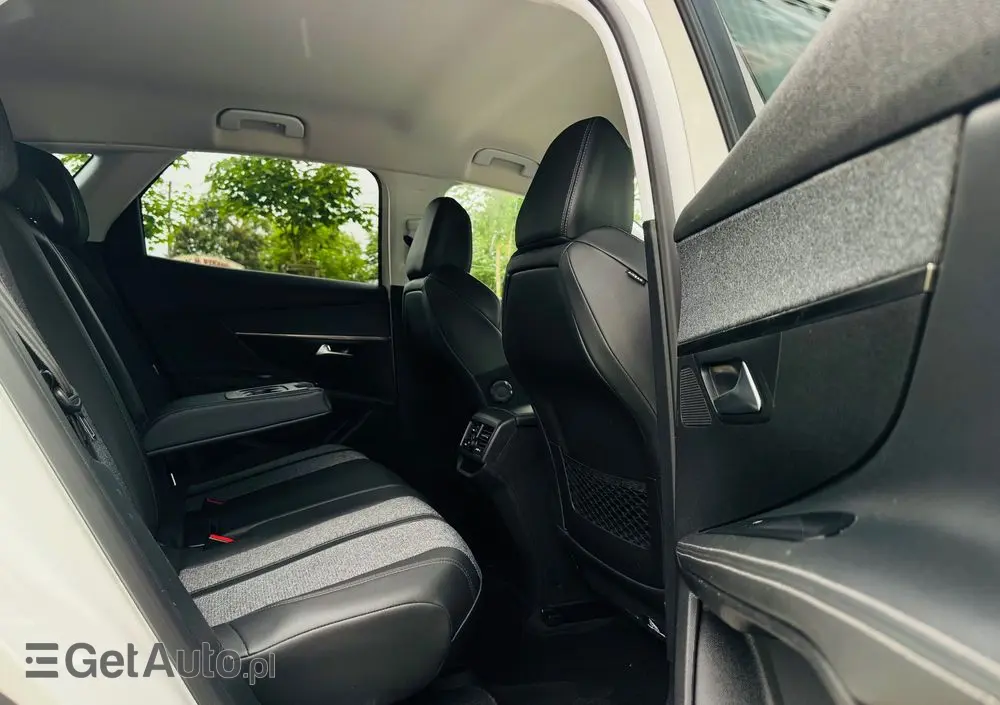 PEUGEOT 3008 BlueHDi 130 Stop & Start Allure Pack