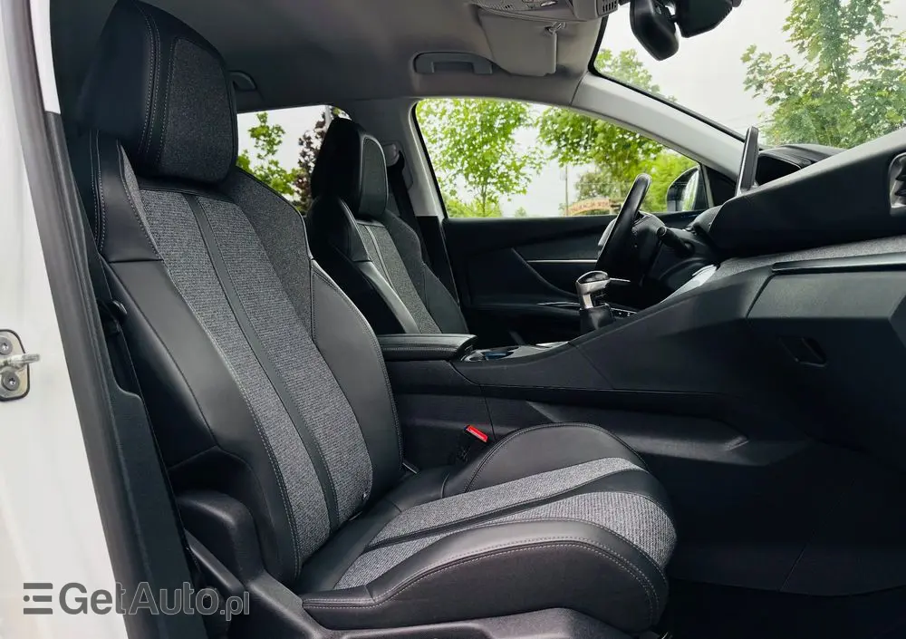 PEUGEOT 3008 BlueHDi 130 Stop & Start Allure Pack