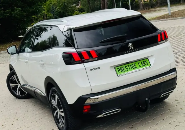 PEUGEOT 3008 BlueHDi 130 Stop & Start Allure Pack