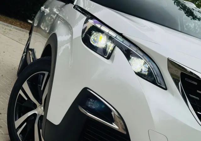 PEUGEOT 3008 BlueHDi 130 Stop & Start Allure Pack