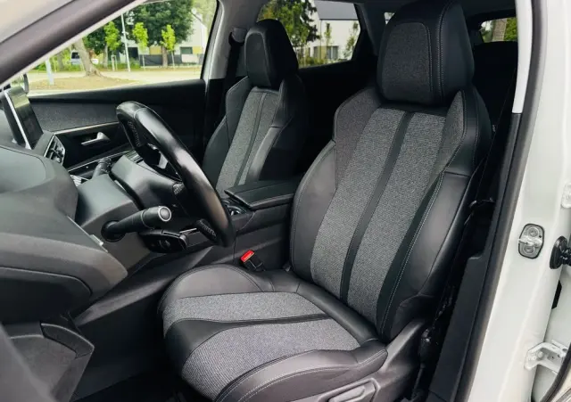PEUGEOT 3008 BlueHDi 130 Stop & Start Allure Pack
