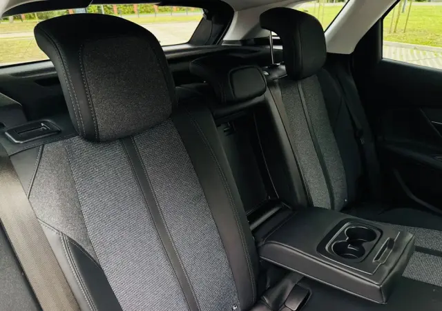 PEUGEOT 3008 BlueHDi 130 Stop & Start Allure Pack